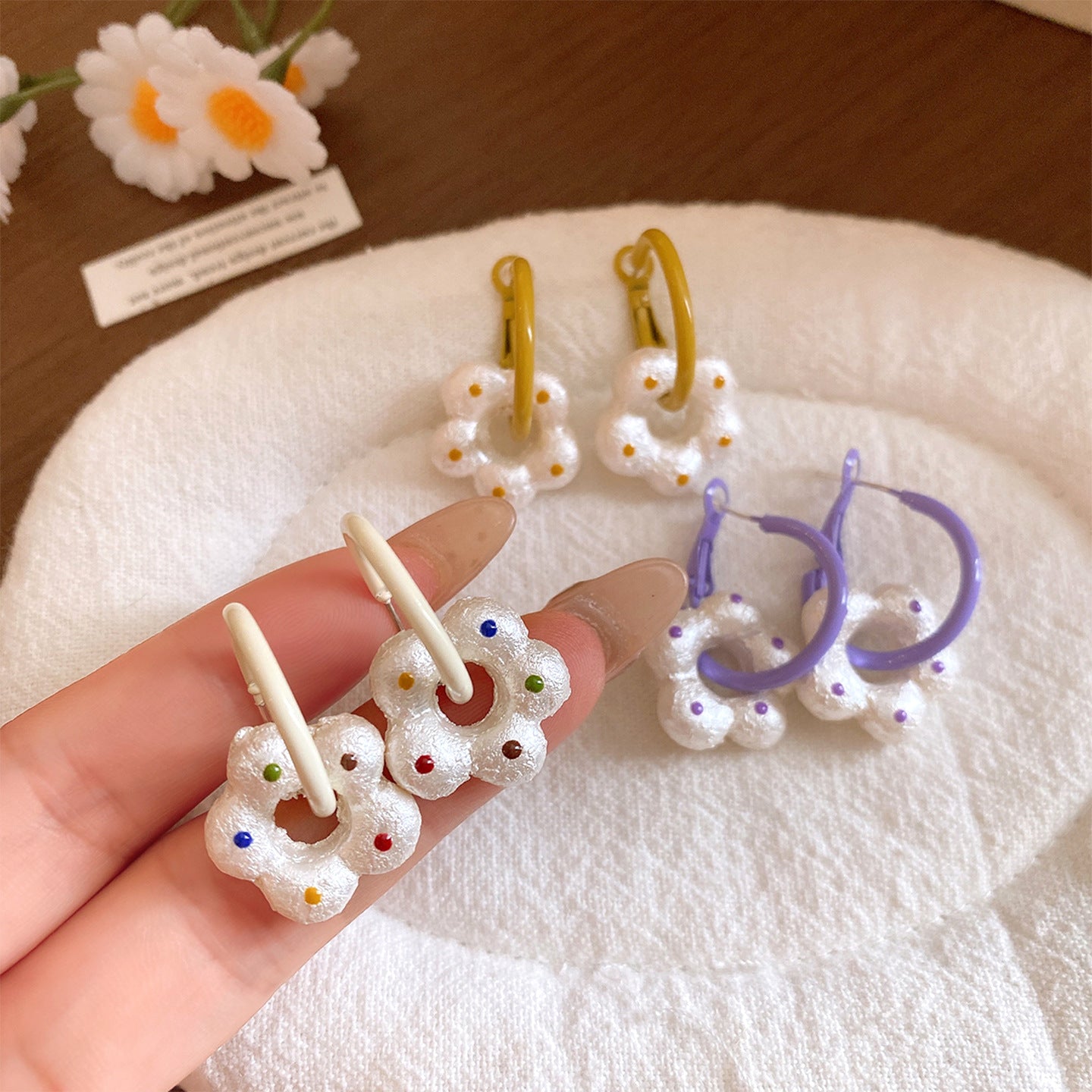 Simple Style Polka Dots Enamel Earrings In White With Iron Base And 304 Stainless Steel Posts For Women