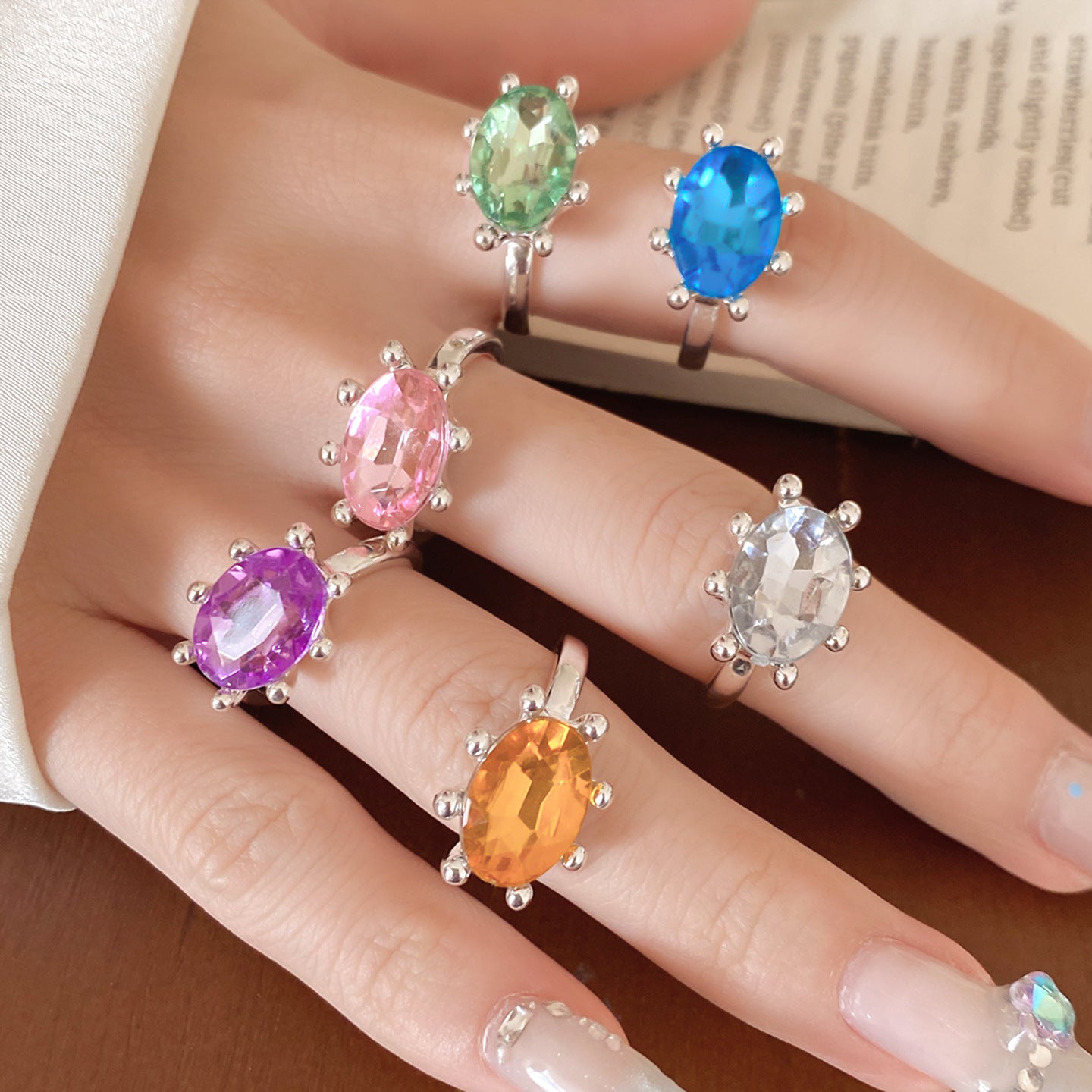 Geometric Open Rings For Women In Gold Alloy Featuring Rhinestones With Claw Setting