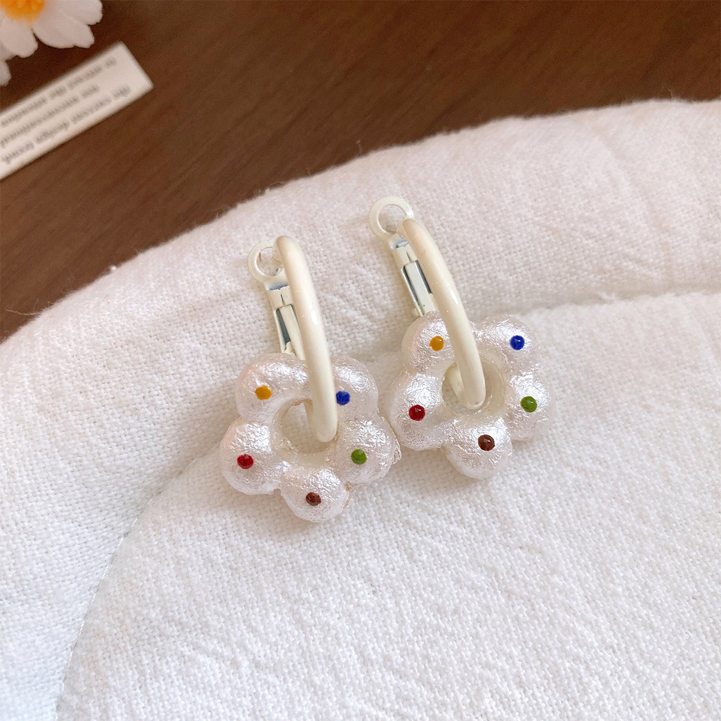 Simple Style Polka Dots Enamel Earrings In White With Iron Base And 304 Stainless Steel Posts For Women