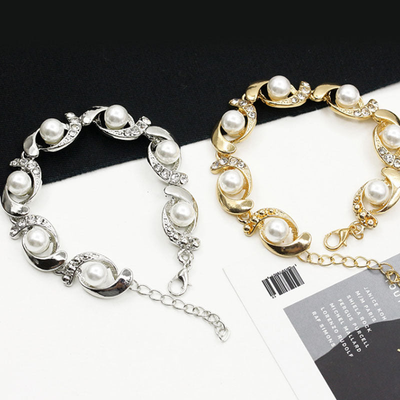 Sweet Gold Electroplated Alloy Bangle With Rhinestone Inlay, Elegant And Stylish Jewelry