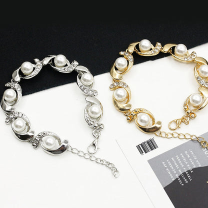 Sweet Gold Electroplated Alloy Bangle With Rhinestone Inlay, Elegant And Stylish Jewelry