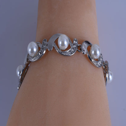 Sweet Gold Electroplated Alloy Bangle With Rhinestone Inlay, Elegant And Stylish Jewelry