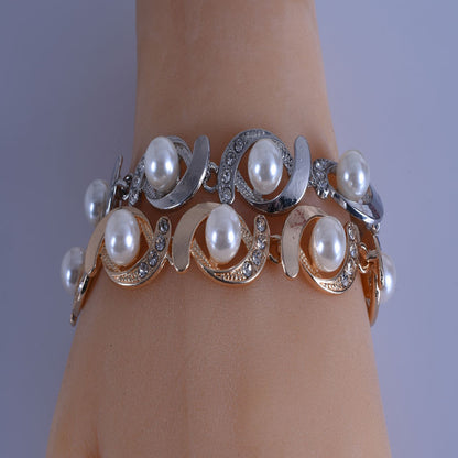 Sweet Gold Electroplated Alloy Bangle With Rhinestone Inlay, Elegant And Stylish Jewelry