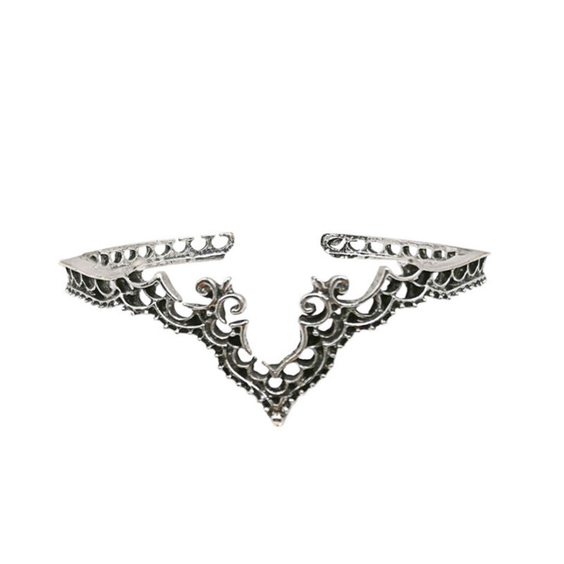 Retro Gold Flowers Bangle Featuring Electroplated Alloy Craftsmanship