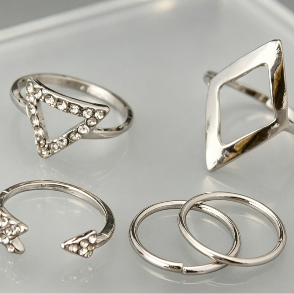 For Women 5 Pieces Gold Arrow Rings Featuring Electroplated Alloy And Rhinestones Inlay