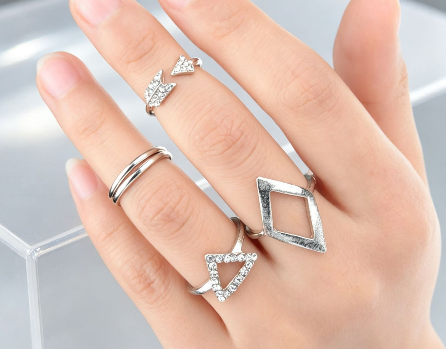 For Women 5 Pieces Gold Arrow Rings Featuring Electroplated Alloy And Rhinestones Inlay