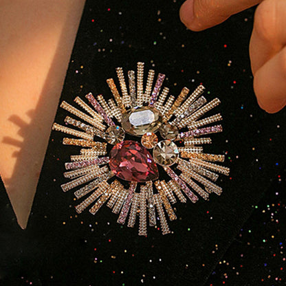 Flowers Pin Made Of Zinc Alloy Featuring Electroplated Craftsmanship
