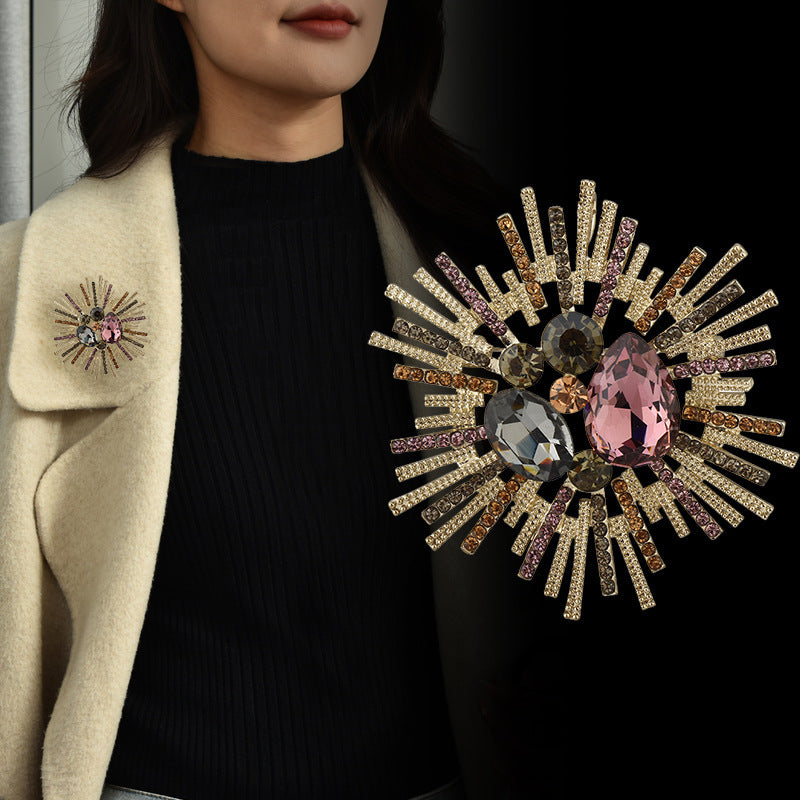 Flowers Pin Made Of Zinc Alloy Featuring Electroplated Craftsmanship