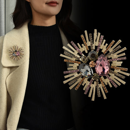 Flowers Pin Made Of Zinc Alloy Featuring Electroplated Craftsmanship