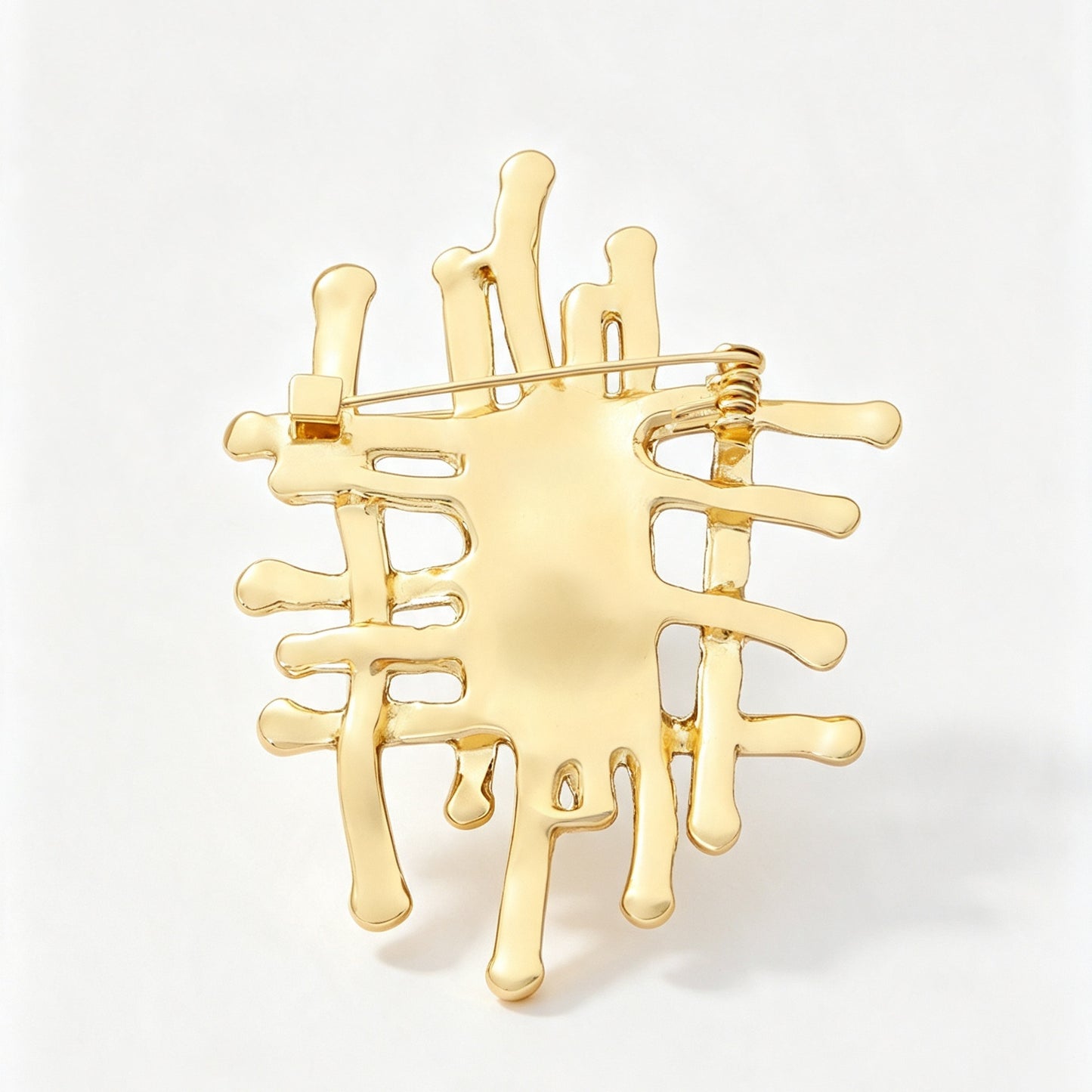 Pin Tree Pattern In 304 Stainless Steel With Artificial Pearl Inlay, Electroplated Finish, Available In Gold