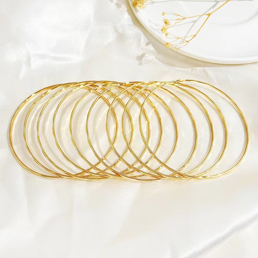 Retro Polka Dots Gold Alloy Bangle For Women With Electroplated Finish