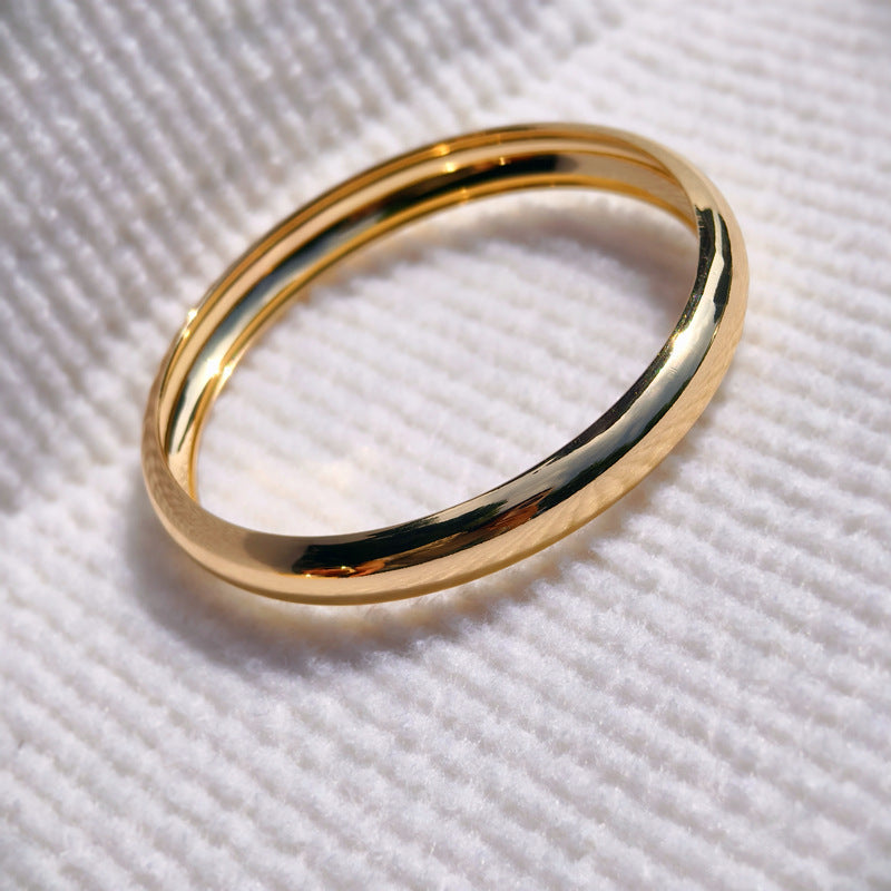 Simple Style Round Gold Iron Bangle Featuring Classic And Durable Craftsmanship
