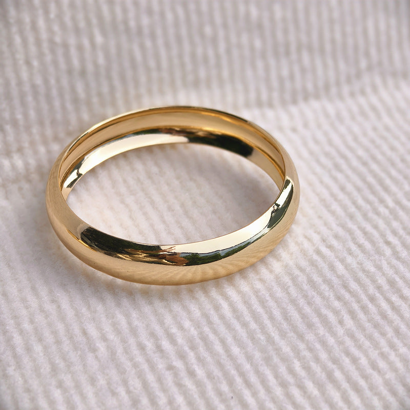 Simple Style Round Gold Iron Bangle Featuring Classic And Durable Craftsmanship