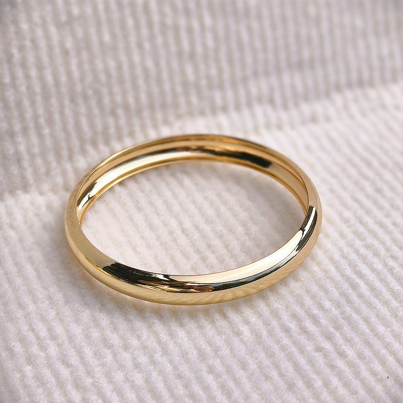 Simple Style Round Gold Iron Bangle Featuring Classic And Durable Craftsmanship