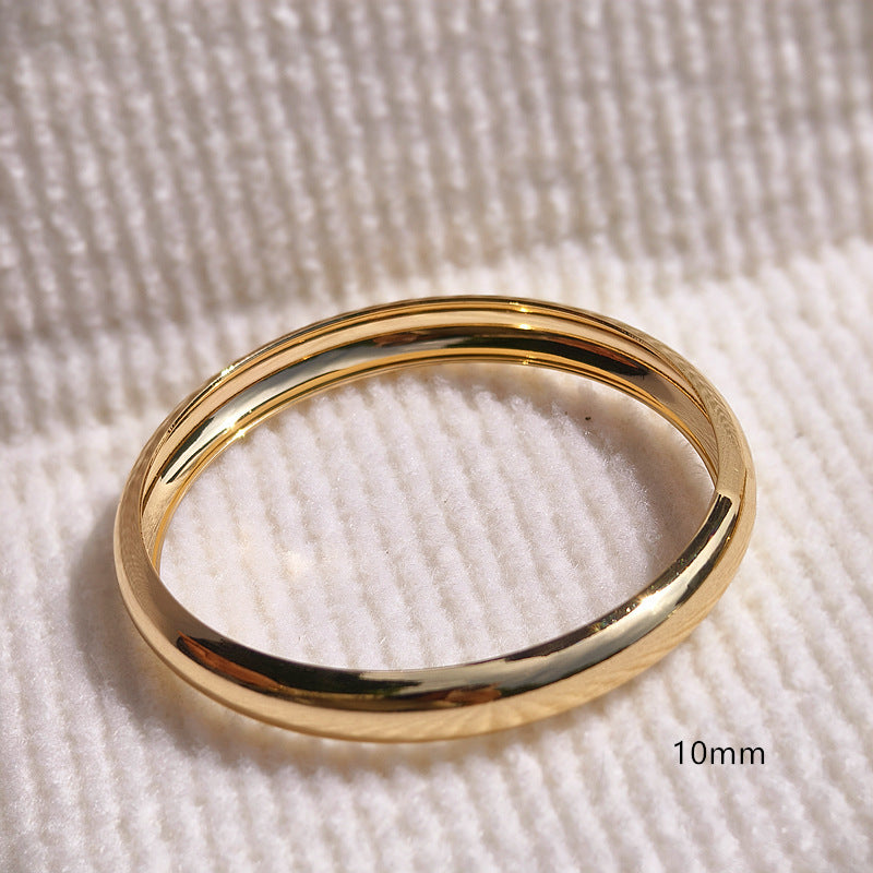 Simple Style Round Gold Iron Bangle Featuring Classic And Durable Craftsmanship