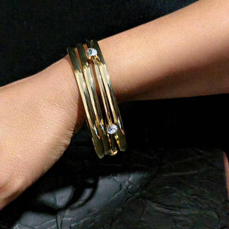 Simple Style Gold Iron Wristband With Rhinestone Inlay, 4 Pieces Set Bangle