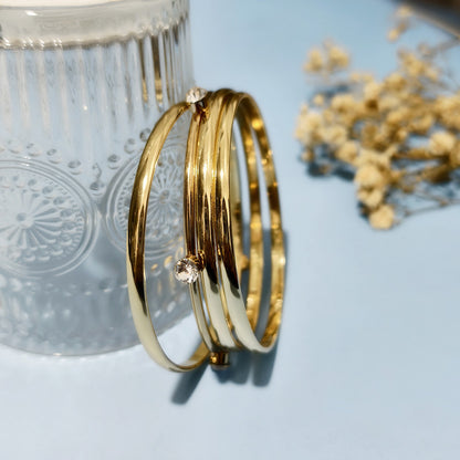 Simple Style Gold Iron Wristband With Rhinestone Inlay, 4 Pieces Set Bangle
