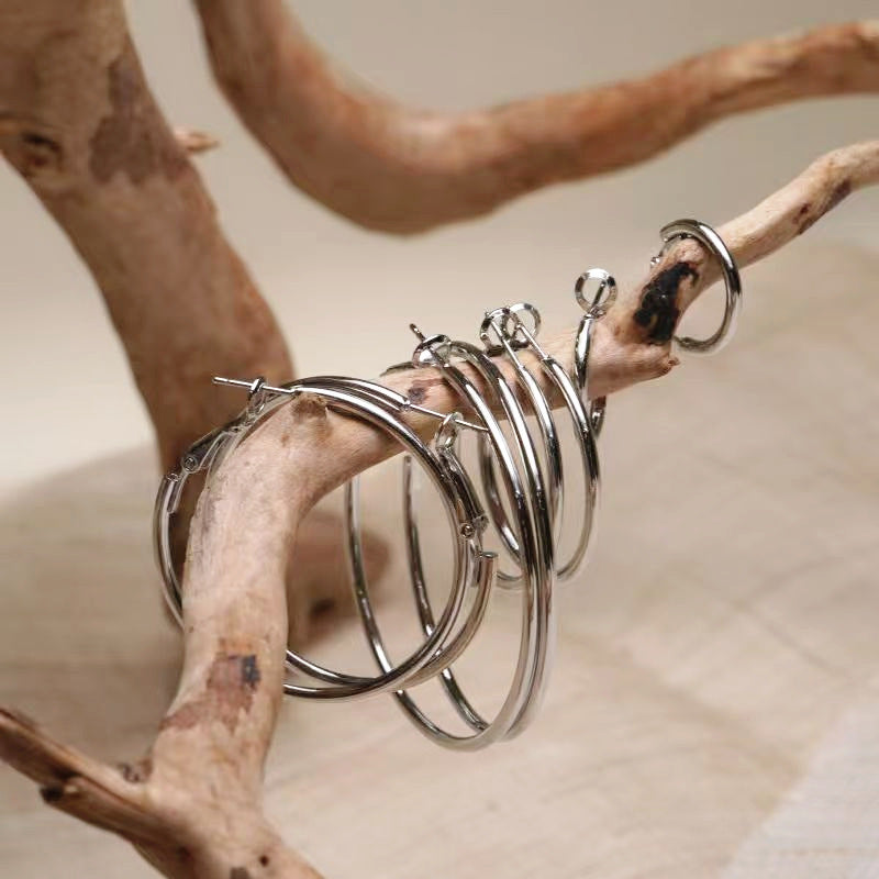 Round Gold Hoop Earrings For Unisex Featuring Exaggerated Style And 304 Stainless Steel Posts With Iron Material