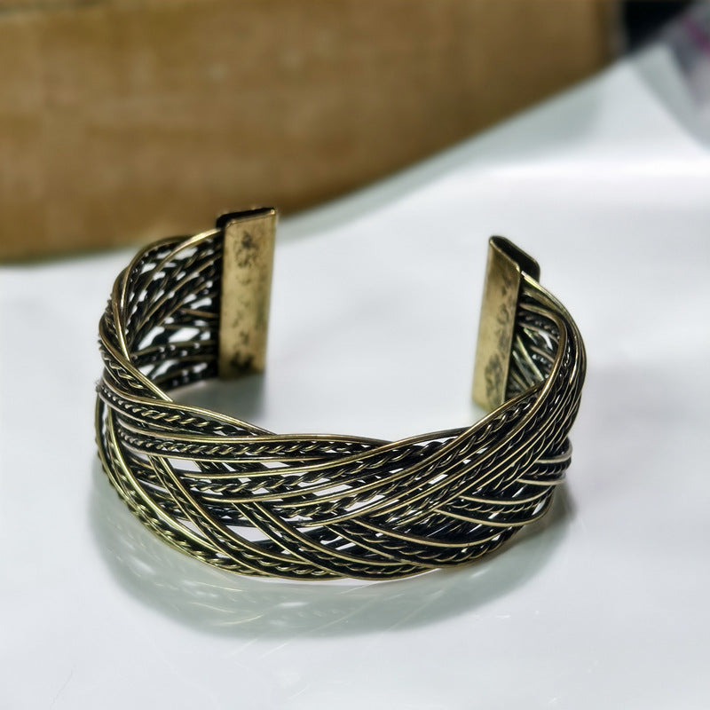 Retro Geometric Braid Metal Bangle With Electroplated Gold Plating Process, Unisex Wristband