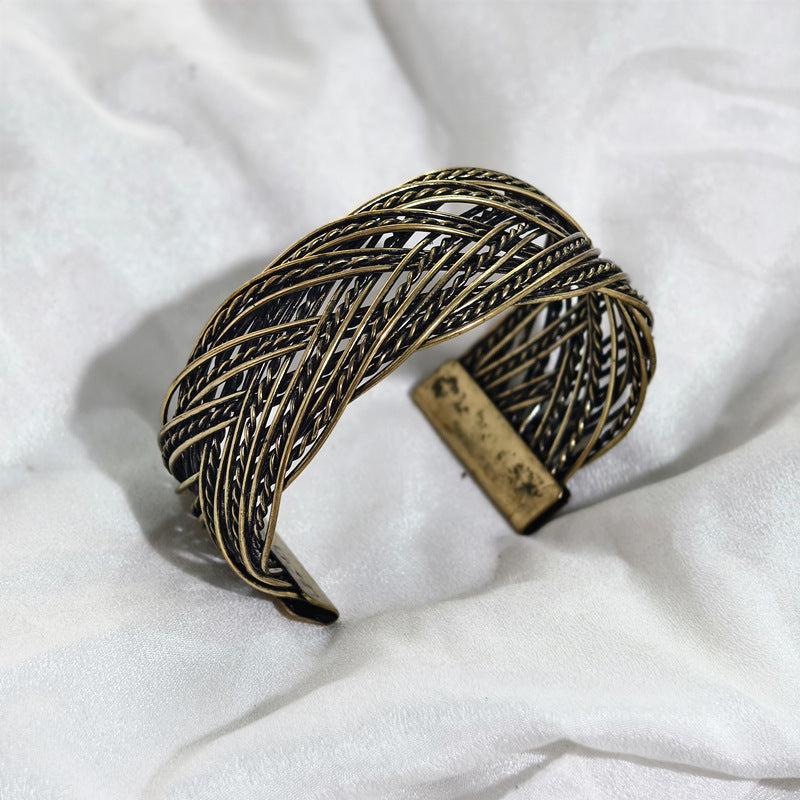 Retro Geometric Braid Metal Bangle With Electroplated Gold Plating Process, Unisex Wristband