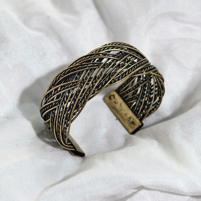 Retro Geometric Braid Metal Bangle With Electroplated Gold Plating Process, Unisex Wristband