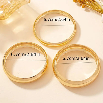 Exaggerated Round Plain Bracelet For Women In Gold Metal Featuring Electroplated Finish