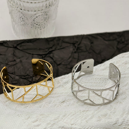 Novelty Geometric Asymmetrical Gold Bangle For Women With Electroplated Metal Finish