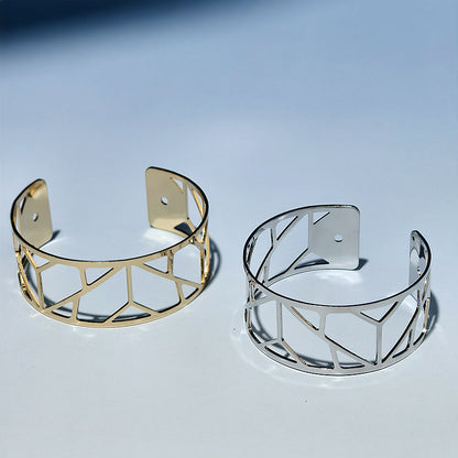 Novelty Geometric Asymmetrical Gold Bangle For Women With Electroplated Metal Finish