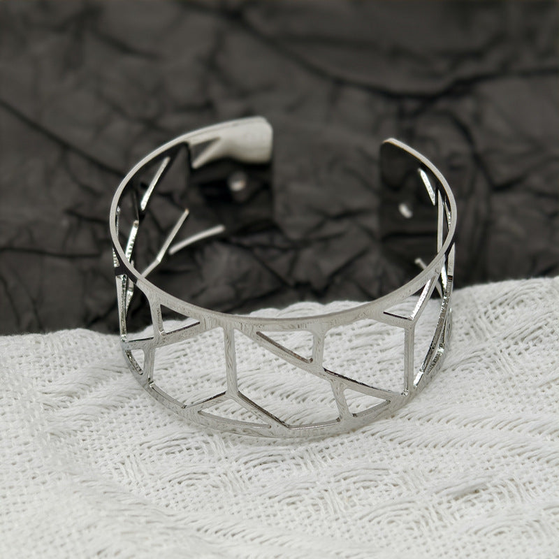 Novelty Geometric Asymmetrical Gold Bangle For Women With Electroplated Metal Finish