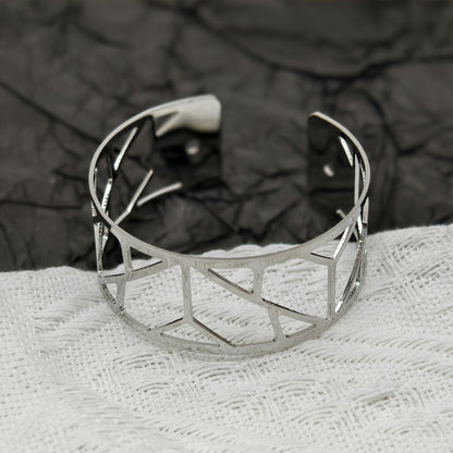 Novelty Geometric Asymmetrical Gold Bangle For Women With Electroplated Metal Finish
