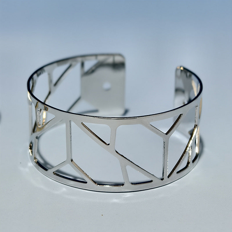 Novelty Geometric Asymmetrical Gold Bangle For Women With Electroplated Metal Finish