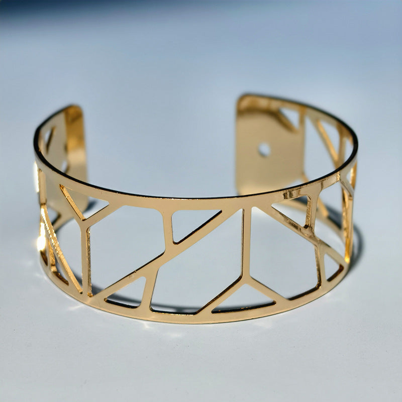 Novelty Geometric Asymmetrical Gold Bangle For Women With Electroplated Metal Finish