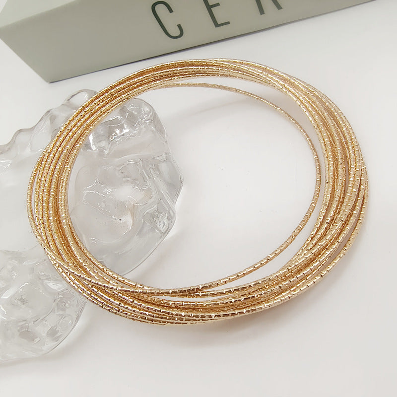 Star Pattern Electroplated Metal Wristband In Gold, Simple Style For Women