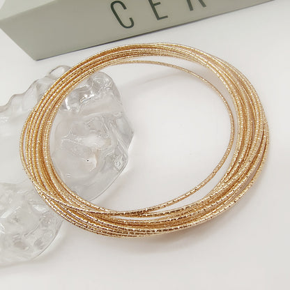 Star Pattern Electroplated Metal Wristband In Gold, Simple Style For Women