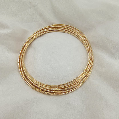 Star Pattern Electroplated Metal Wristband In Gold, Simple Style For Women
