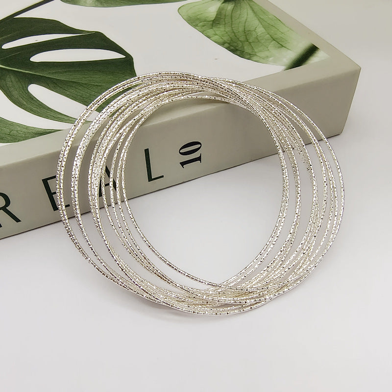 Star Pattern Electroplated Metal Wristband In Gold, Simple Style For Women