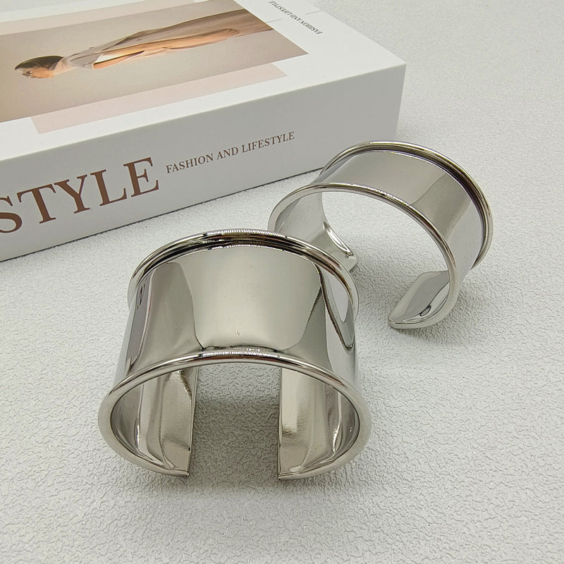 Exaggerated Silver Metal Bangle For Women With Electroplated Finish