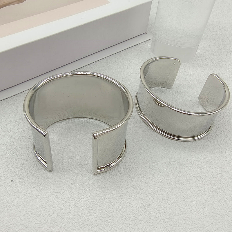 Exaggerated Silver Metal Bangle For Women With Electroplated Finish
