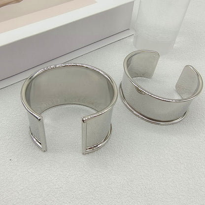Exaggerated Silver Metal Bangle For Women With Electroplated Finish