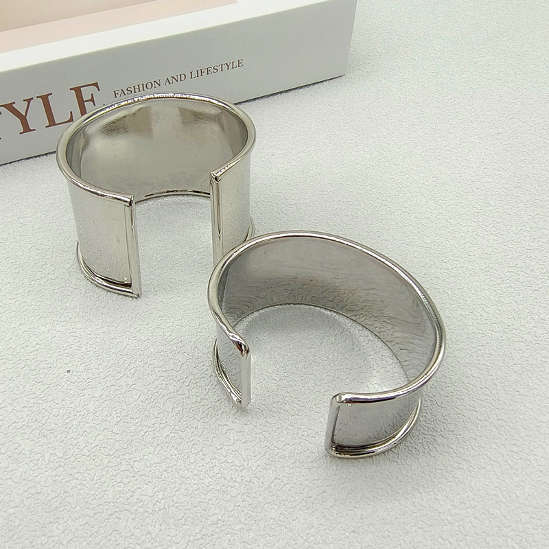 Exaggerated Silver Metal Bangle For Women With Electroplated Finish