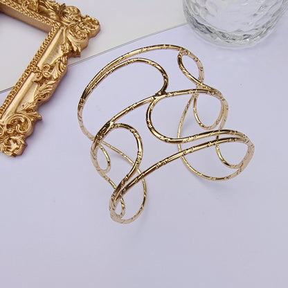 Geometric Gold Alloy Bangle With Electroplated Finish For Elegant Style