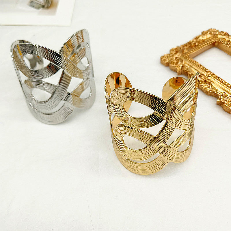 Simple Style Geometric Asymmetrical Bangle In Gold Featuring Electroplated Golden Plated Metal