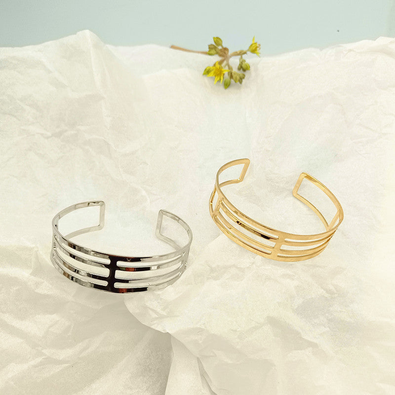 Geometric Punk Gold Bangle Featuring Electroplated Metal Craftsmanship