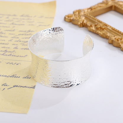 Retro Round Hammered Bangle In Gold, Electroplated With Real Gold Plated Copper Plastic