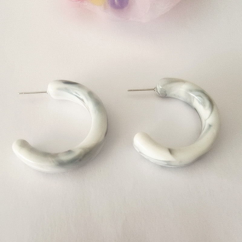 Simple Style C Shape Earrings Made Of Durable Acrylic Material