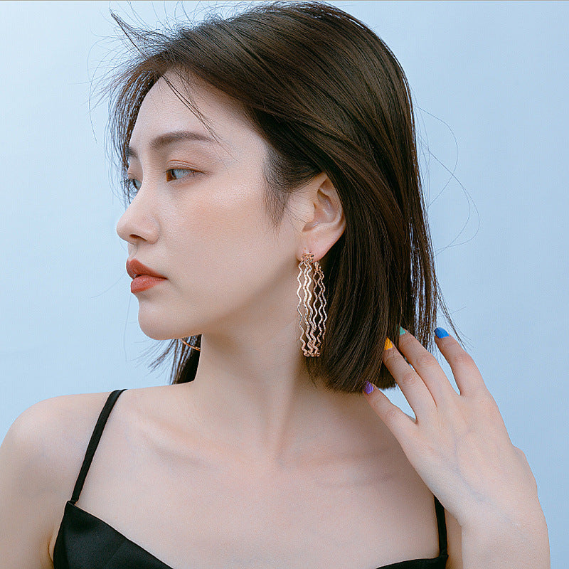 Exaggerated Waves Large Earrings For Women In Rose Gold Metal, Perfect For Travel