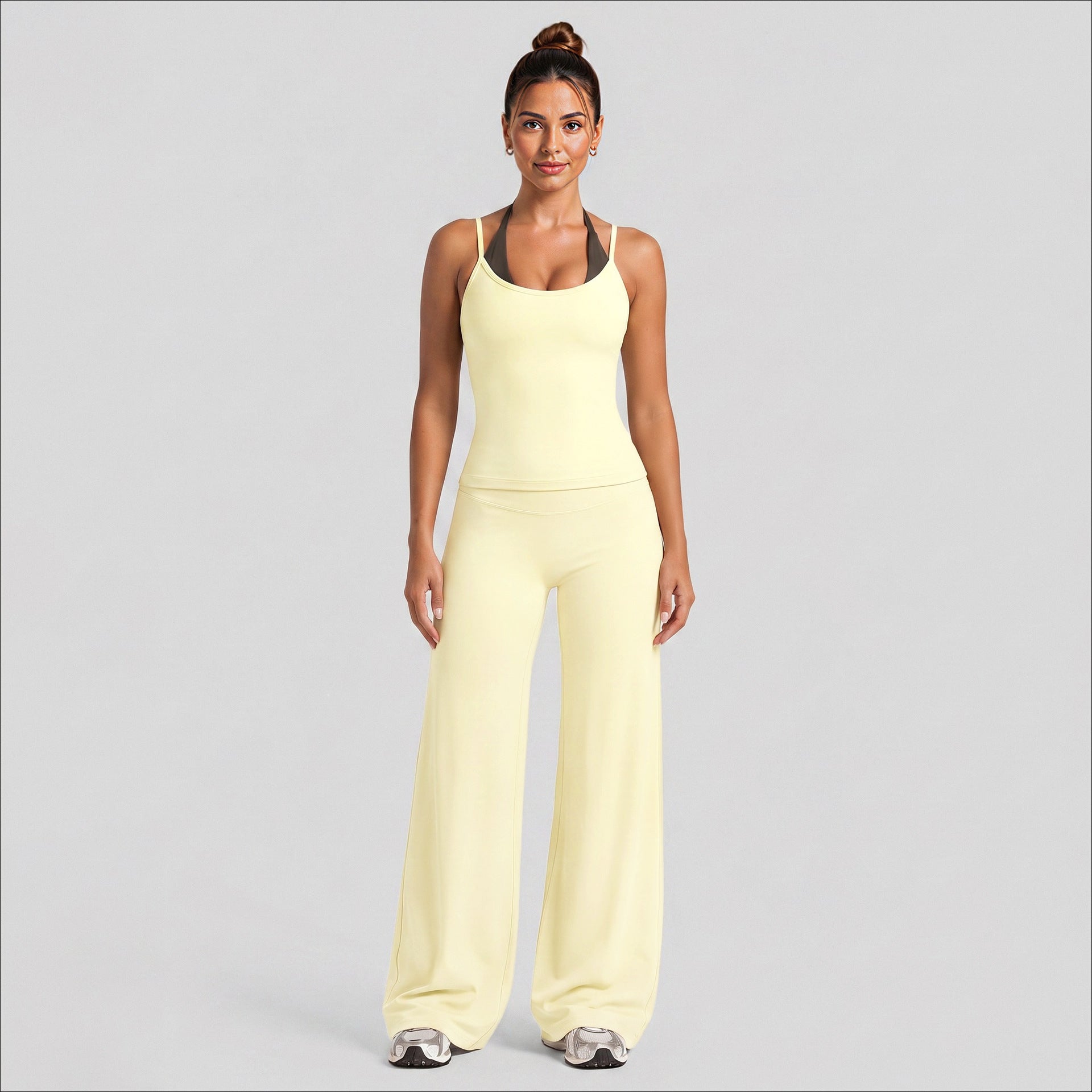 Color Block Sport Running Shorts In Nylon Fabric With Stretchy Fit And Sleeveless Design For Women