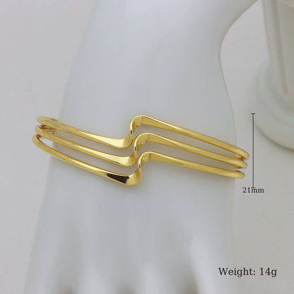 Heart Shape Bangle For Women In Copper With 18K Real Gold Plating And Zircon Inlay, Gold Bracelet