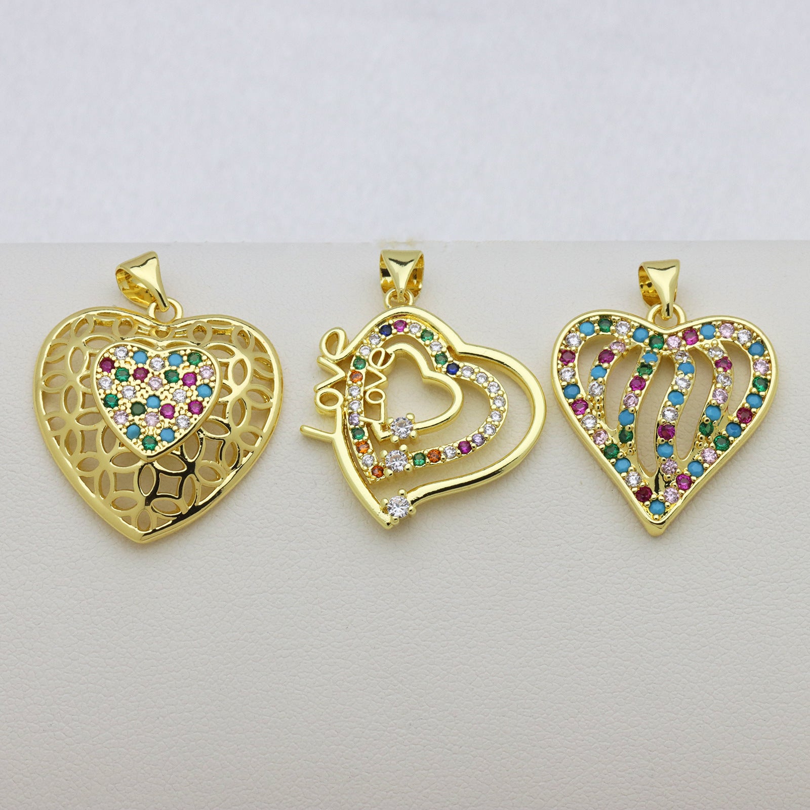 Heart Shape Copper Pendant With 18K Real Gold Plated Finish And Zircon Inlay, Featuring Waterproof Non Tarnish Craftsmanship In Gold