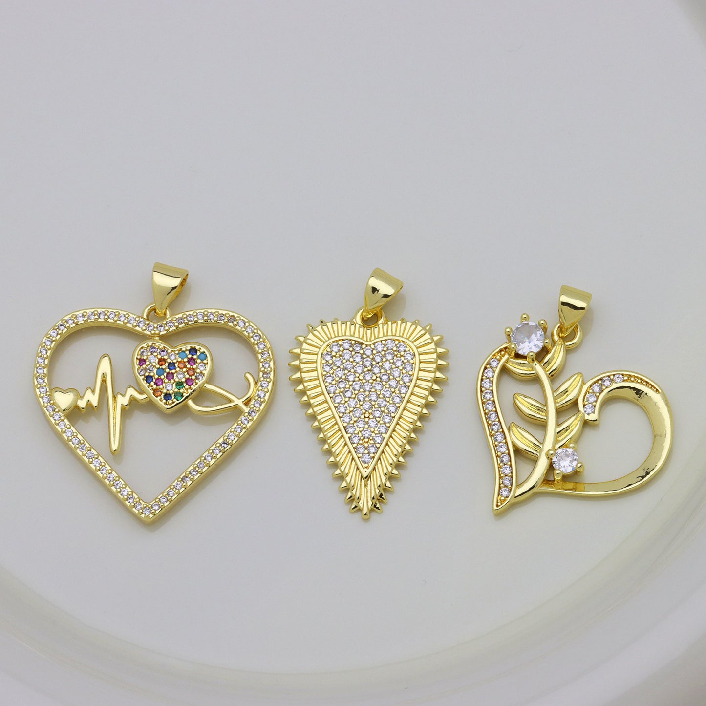 Heart Shape Copper Pendant With 18K Real Gold Plated Finish And Zircon Inlay, Featuring Waterproof Non Tarnish Craftsmanship In Gold
